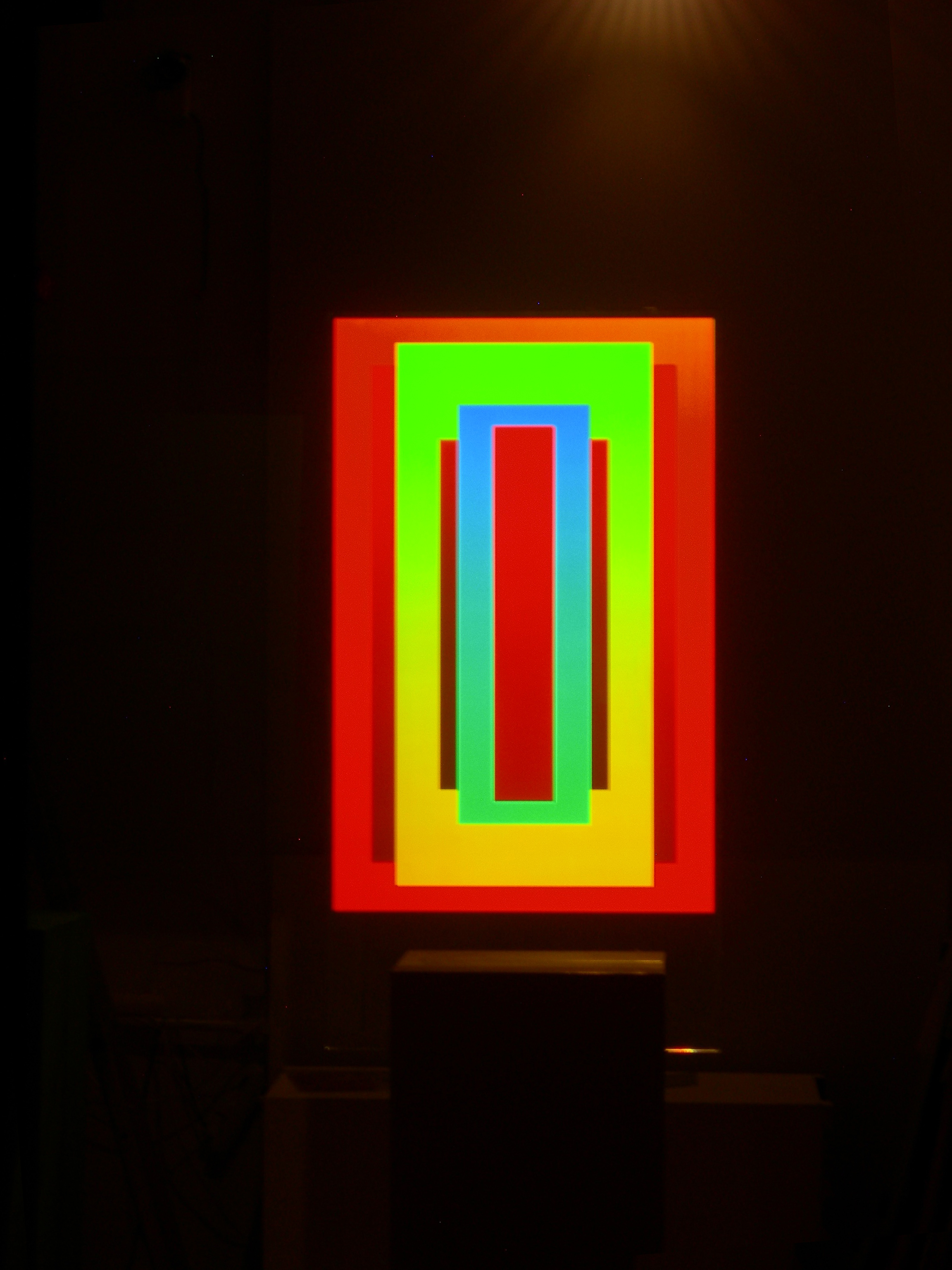 Die Installation Red in Green in Blue #3 von Dieter Jung aus dem Jahr 2011.