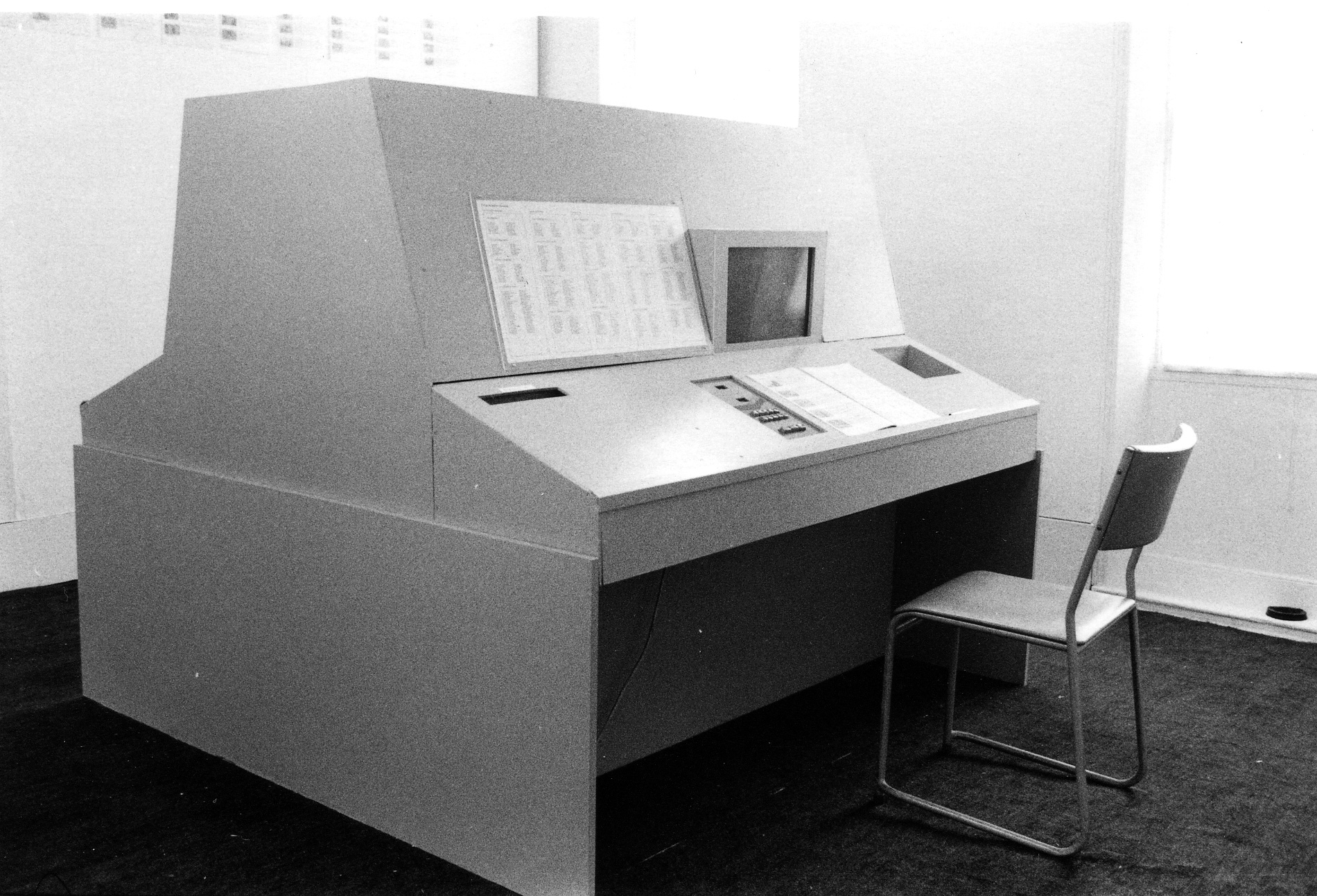 You can see an interactive cabinet console with a screen, a keyboard, a synonym dictionary