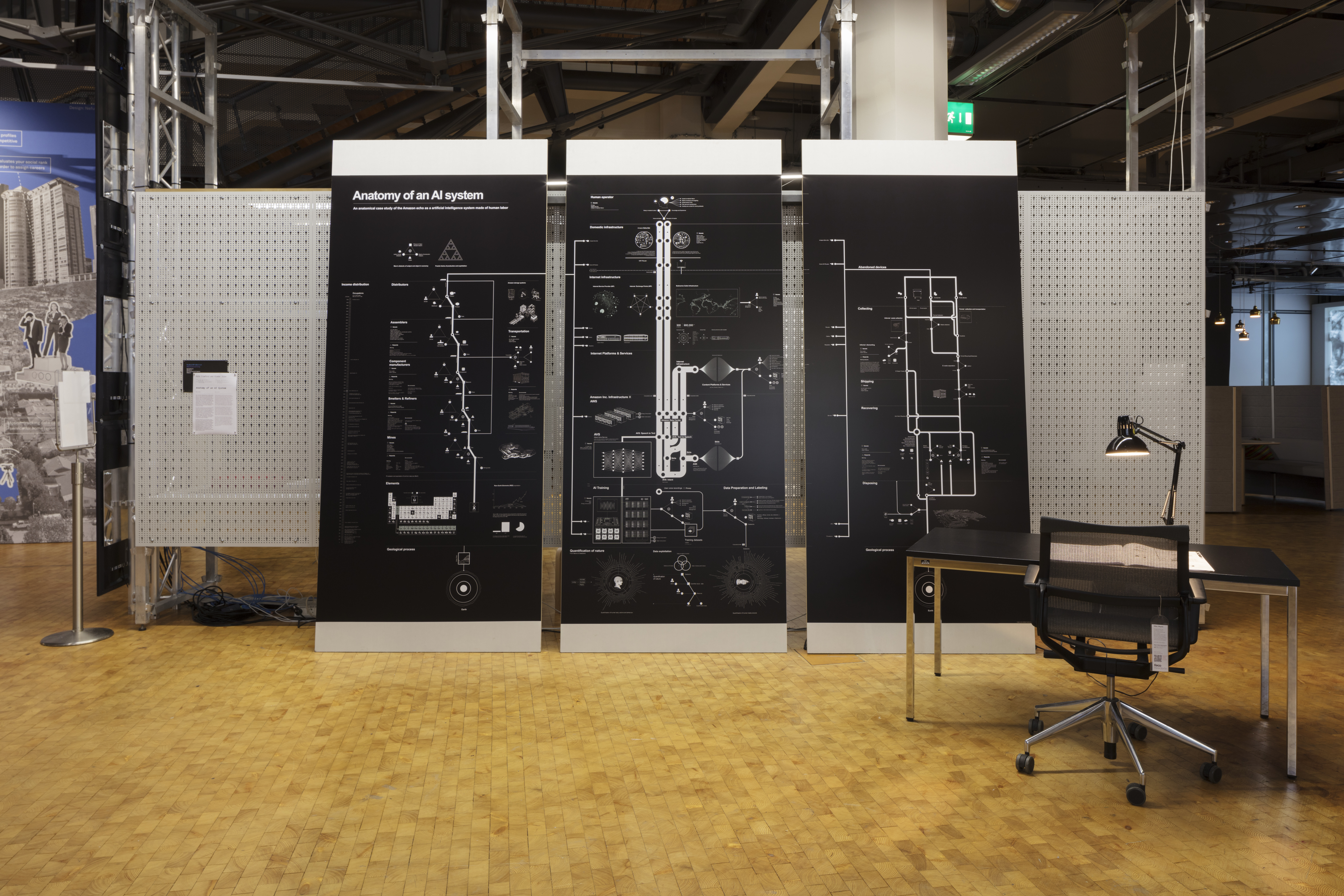 Blick in die Ausstellung »Open Codes. Die Welt als Datenfeld« 