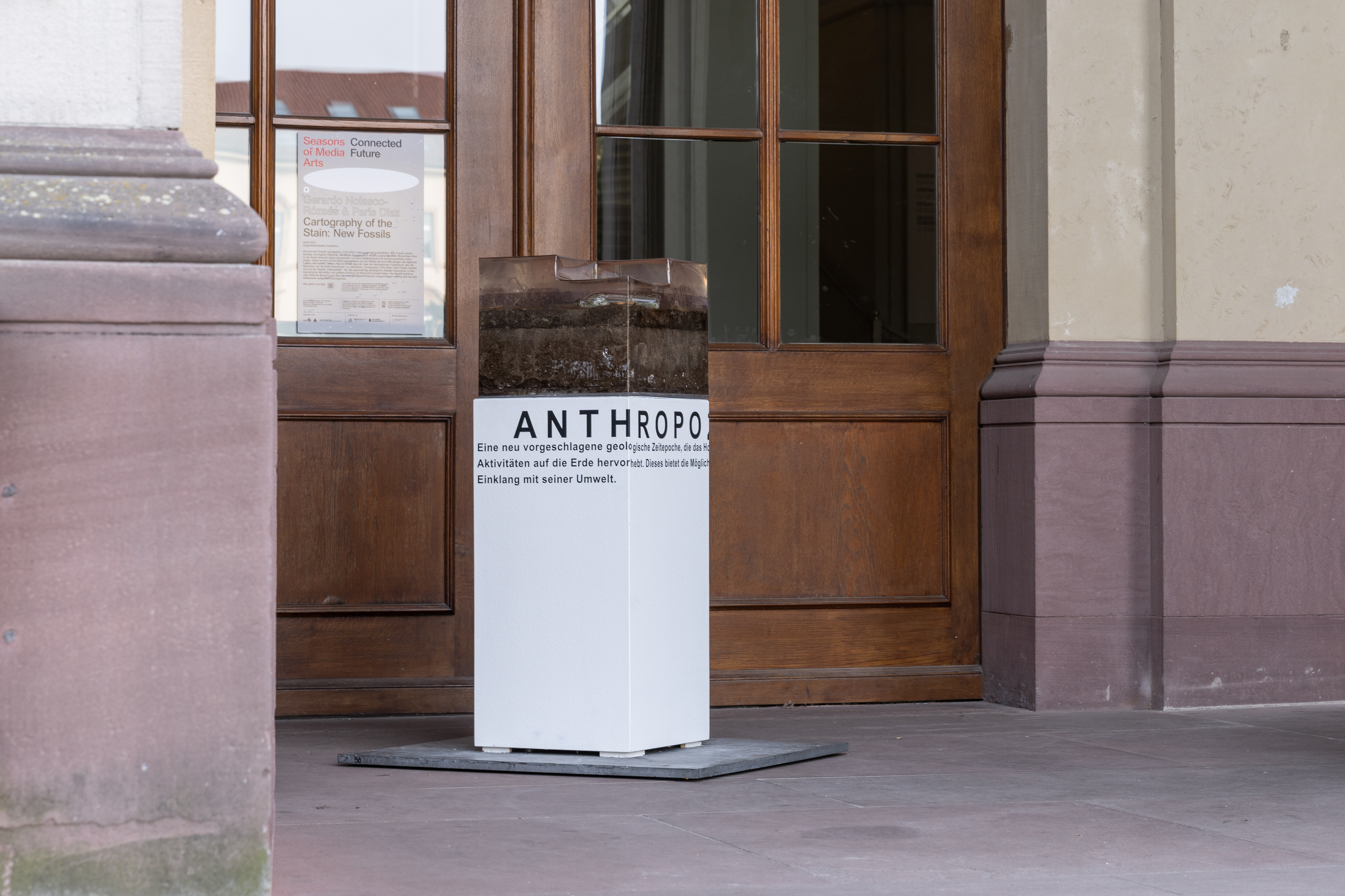 Zu sehen ist die Installation »New Fossils«