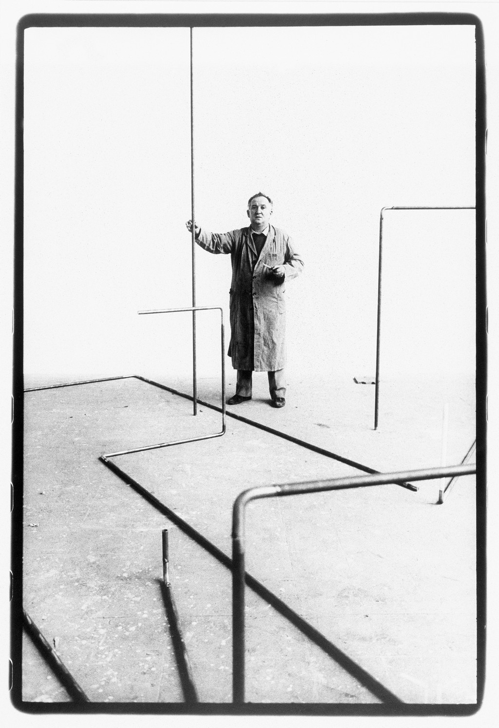 Norbert Kricke. Mitte suchen - erscheinenen