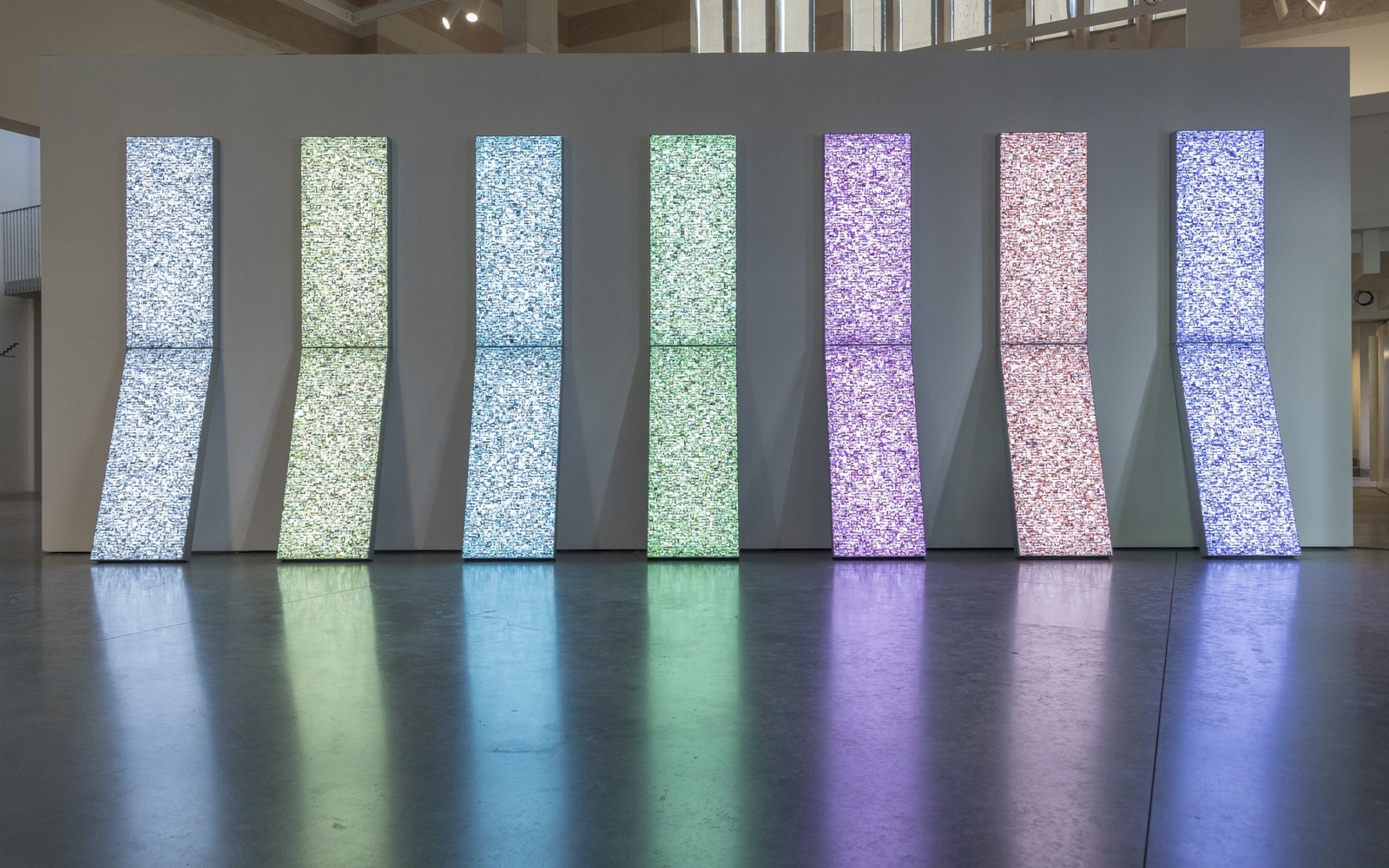 Blick in die Ausstellung »GLOBAL CONTROL AND CENSORSHIP« in Žilina