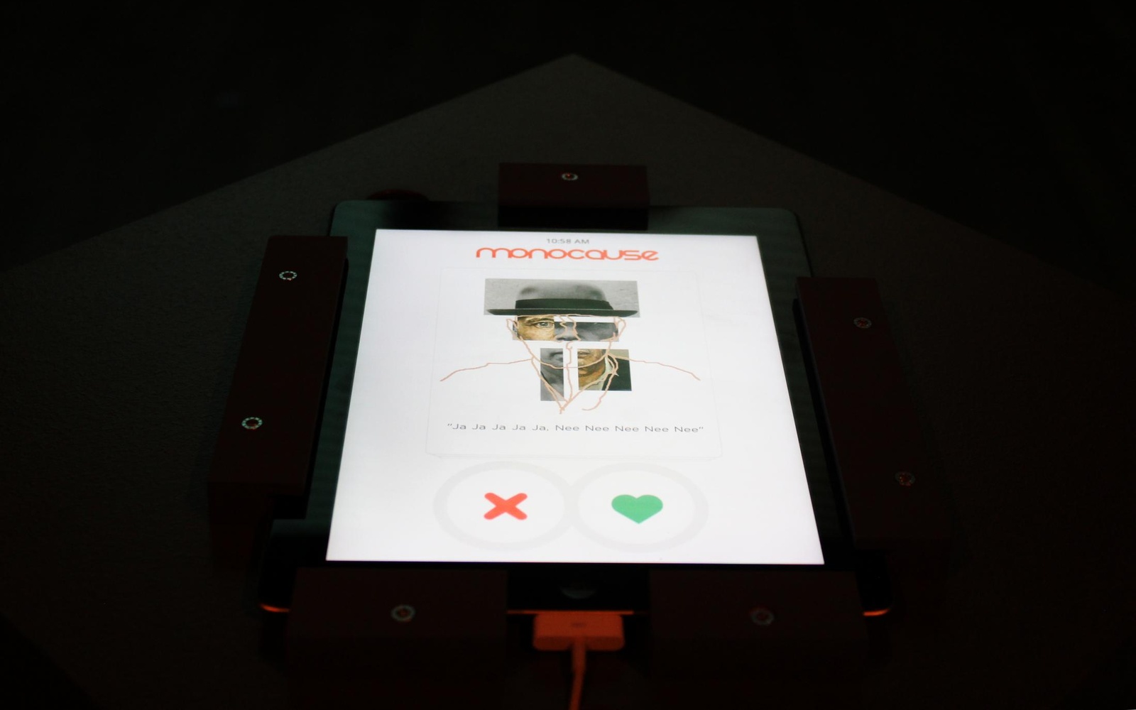 Image of the app »Monocause. Dialectics of the Post-Truth Era« on an iPad screen