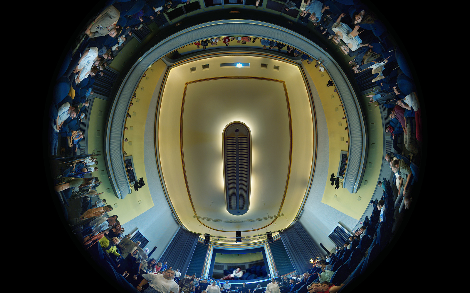 Rundum-Blick in die Decke eines Raumes