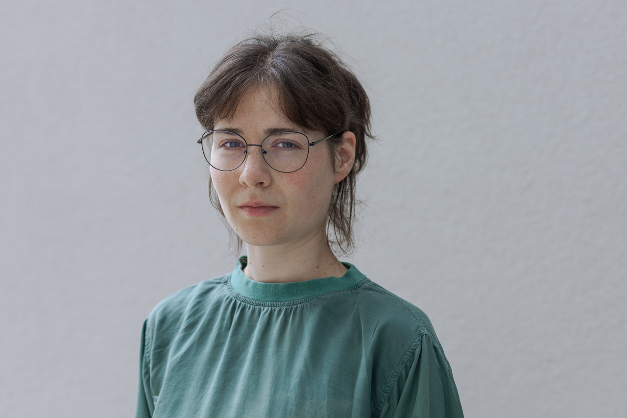 Zu sehen ist ein Portraitfoto von Hanna Jurisch. 