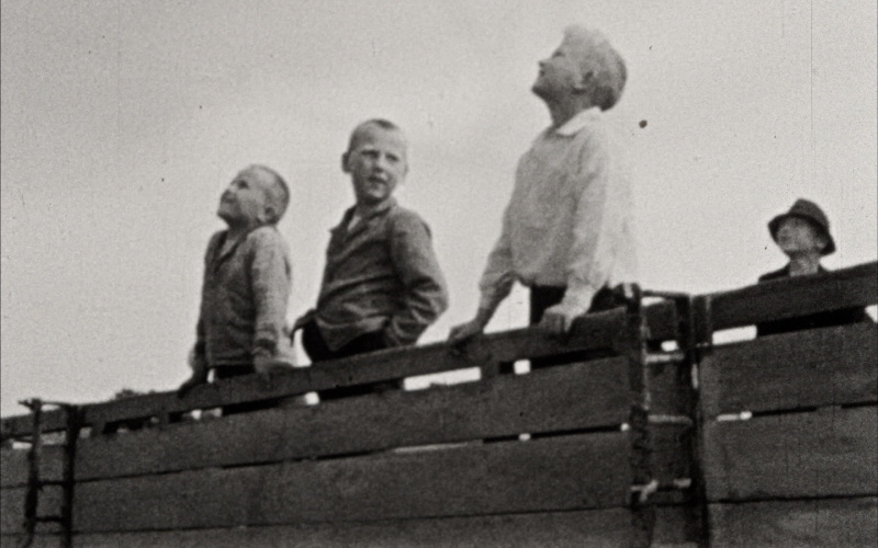 Film-Still aus dem Film »Heiterer Tag auf Rügen« von Ellen Auerbach von 1933