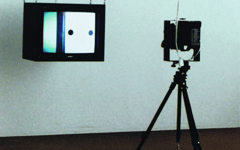Pendelnder Fernseher