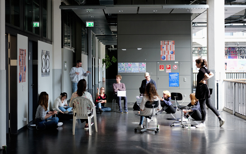Critical Zones Forschungsseminar an der Staatlichen Hochschule für Gestaltung Karlsruhe (HfG) 