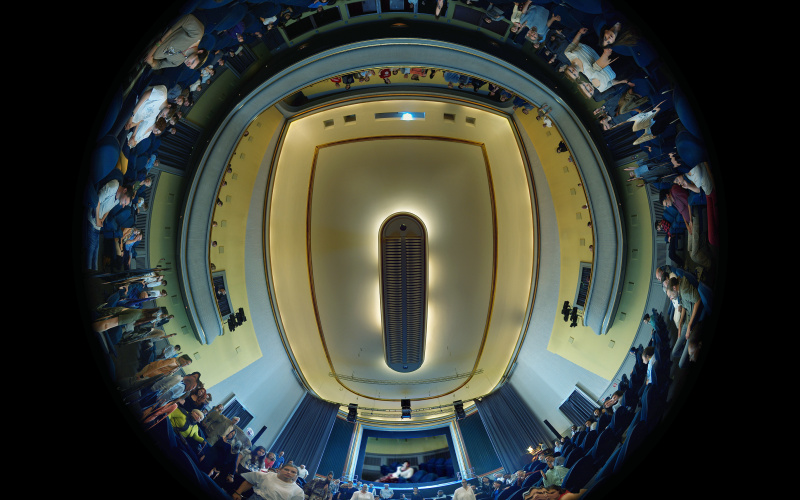 Rundum-Blick in die Decke eines Raumes