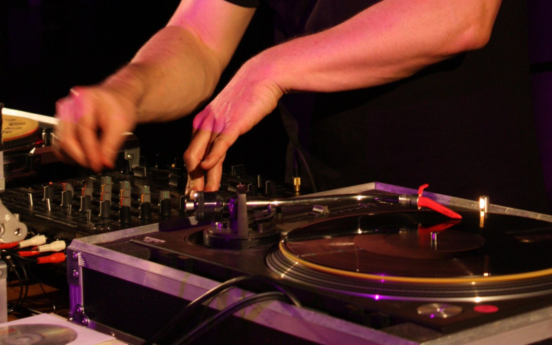 DJ deepthought