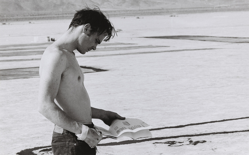Michael Heizer während der Dreharbeiten zu ›Coyote‹, Coyote Dry Lake, Kalifornien, USA, März 1969
