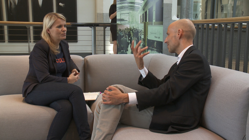i5649_16_zkm_e_vr_cz_code_n_leibinger_interview_totale.mov_.00_00_39_02.standbild001.jpg
