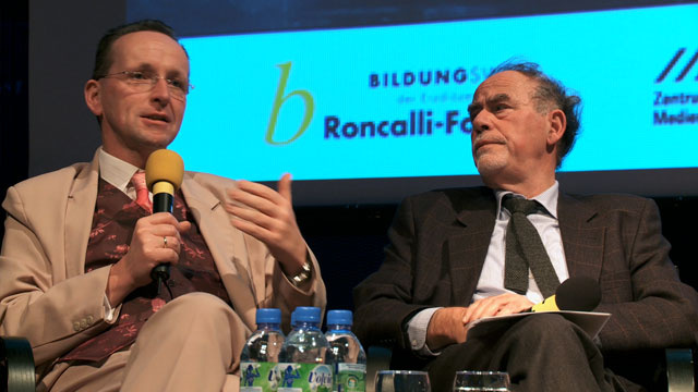 379_3618_VIC_Celebrity_Podiumsdiskussion_Teil2.jpg