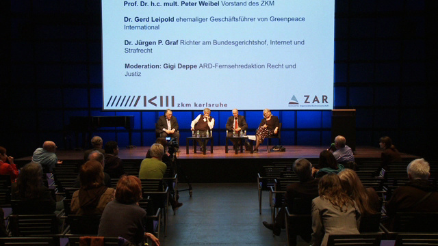 i4879_vic_macht_und_recht_paneldiskussion.jpg