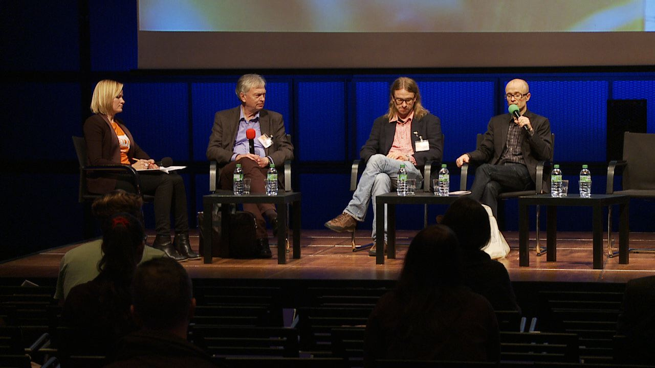 i4974_14_zkm_s_ak_beyond_panel_2_donnerstag.jpg