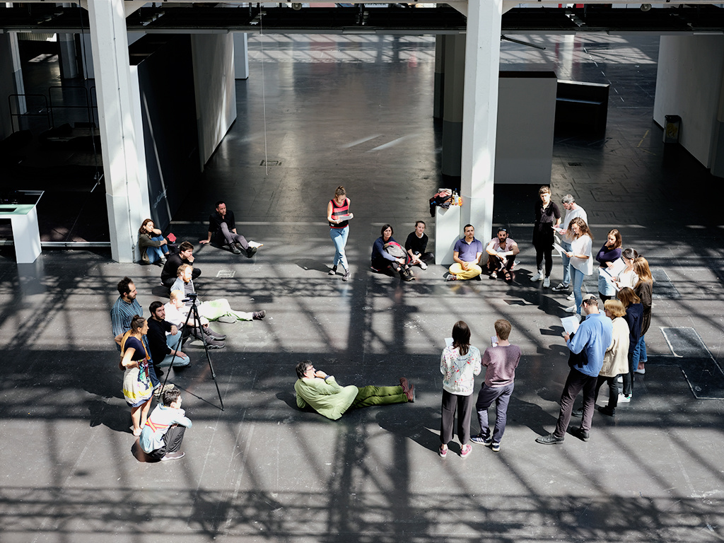 Critical Zones Forschungsseminar an der Staatlichen Hochschule für Gestaltung Karlsruhe (HfG) während der Session im Mai 2018 