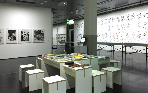 Blick in die Ausstellung »Hansjörg Mayer. The Smell of Ink«