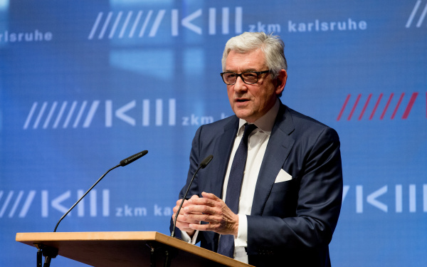 Walther Smerling bei seiner Rede 