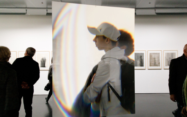 Spiegelflächen in der Ausstellung »Dieter Jung. Between and Beyond«