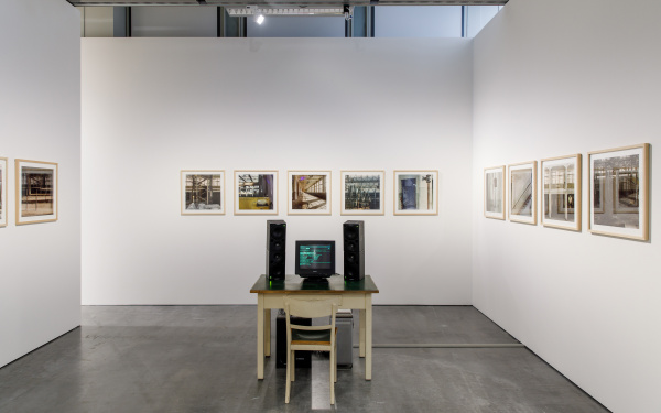 Eine Installation der Ausstellung »Writing the History of the Future«