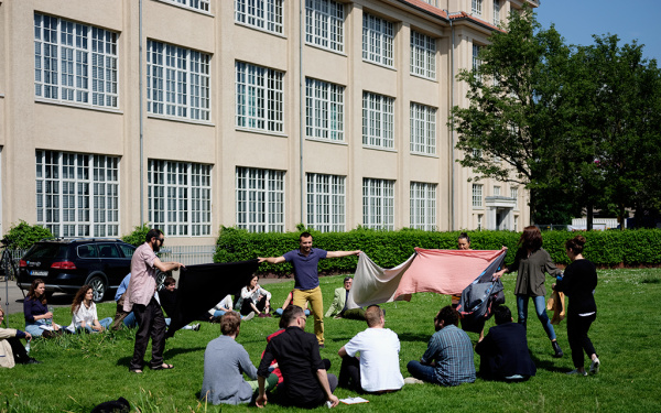 Critical Zones Forschungsseminar an der Staatlichen Hochschule für Gestaltung Karlsruhe (HfG) während der Session im Mai 2018 