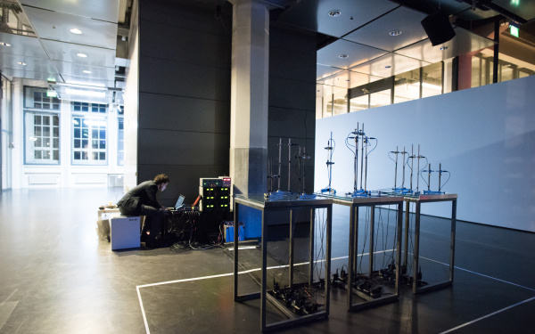 Lorenz Schwarz, »Multichannel sound art installation for 16 plasma loudspeakers«, installation view