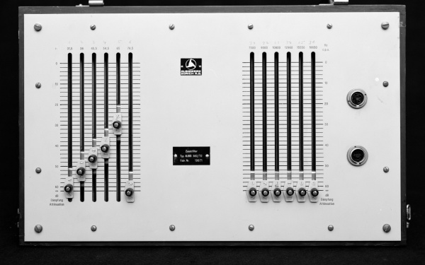 Devices from the historic studio Hermann Heiß