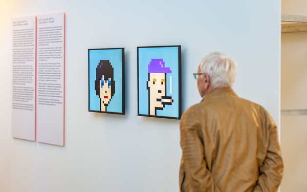 Foto der Ausstellungseröffnung "The Story That Has Just Begun"