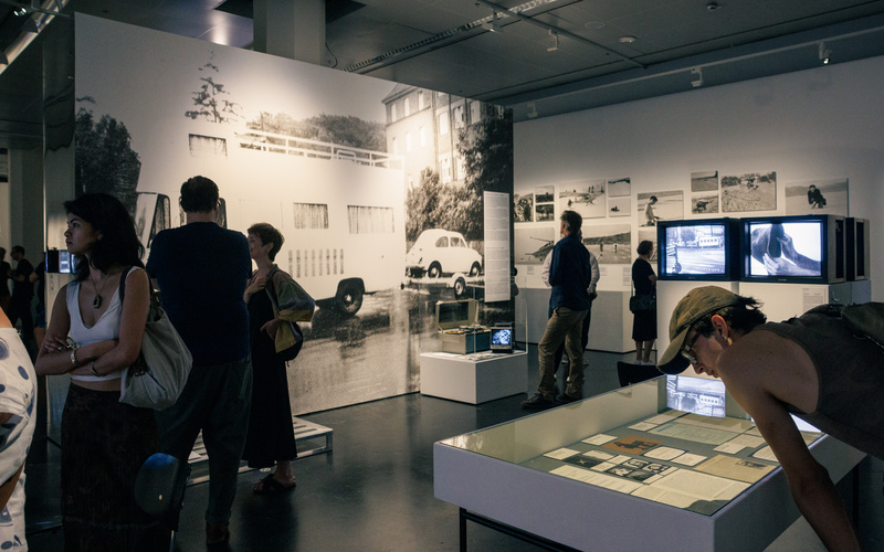 Eine Ansicht aus der Ausstellung "Der Fernseher als Galerie"