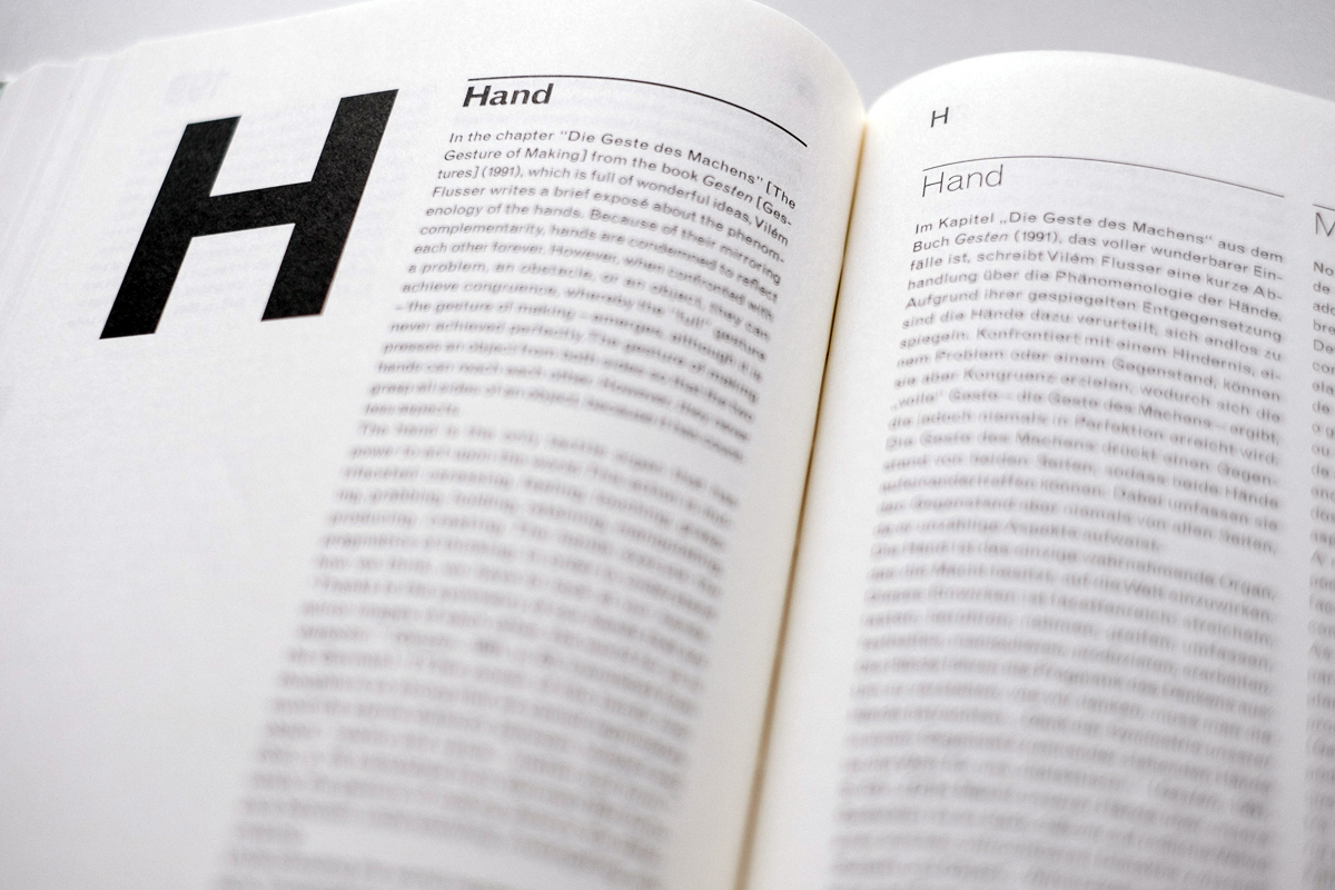 Blick in das Buch »Flusseriana«. 