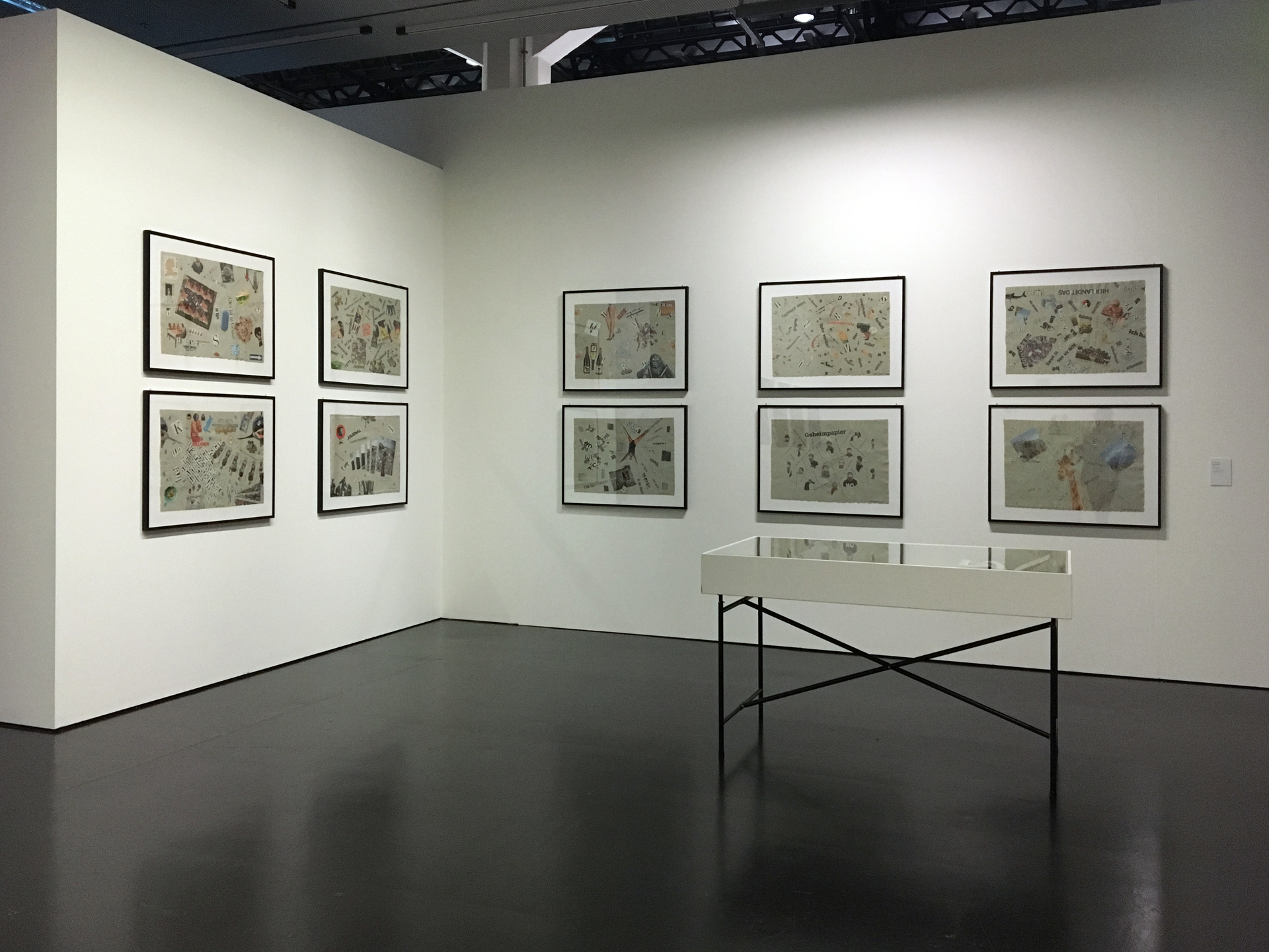 Blick in die Ausstellung »Nanni Balestrini. Wer das hir liest braucht sich vor nichts mehr zu fürchten«