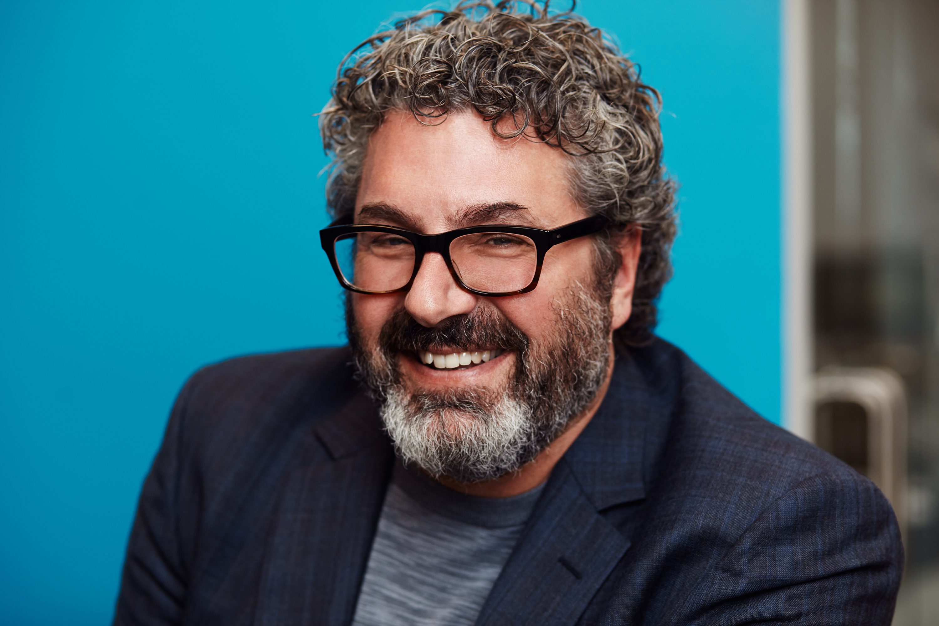 Ein Portraitfoto von Greg Lynn