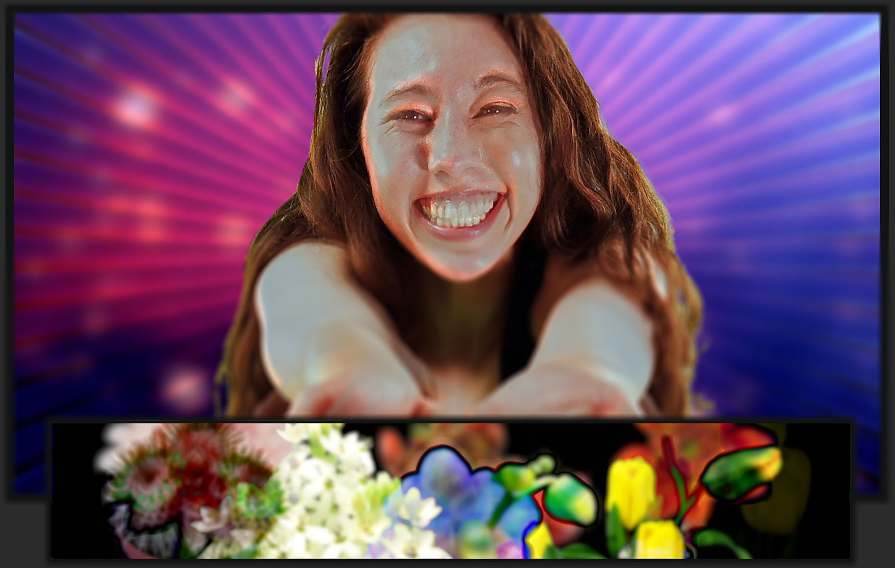 Lächelnde Frau mit Blumen