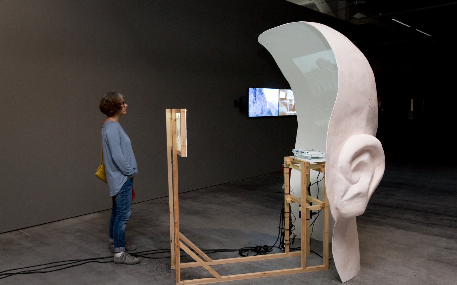 Blick in die Ausstellung »Hybrid Layers«