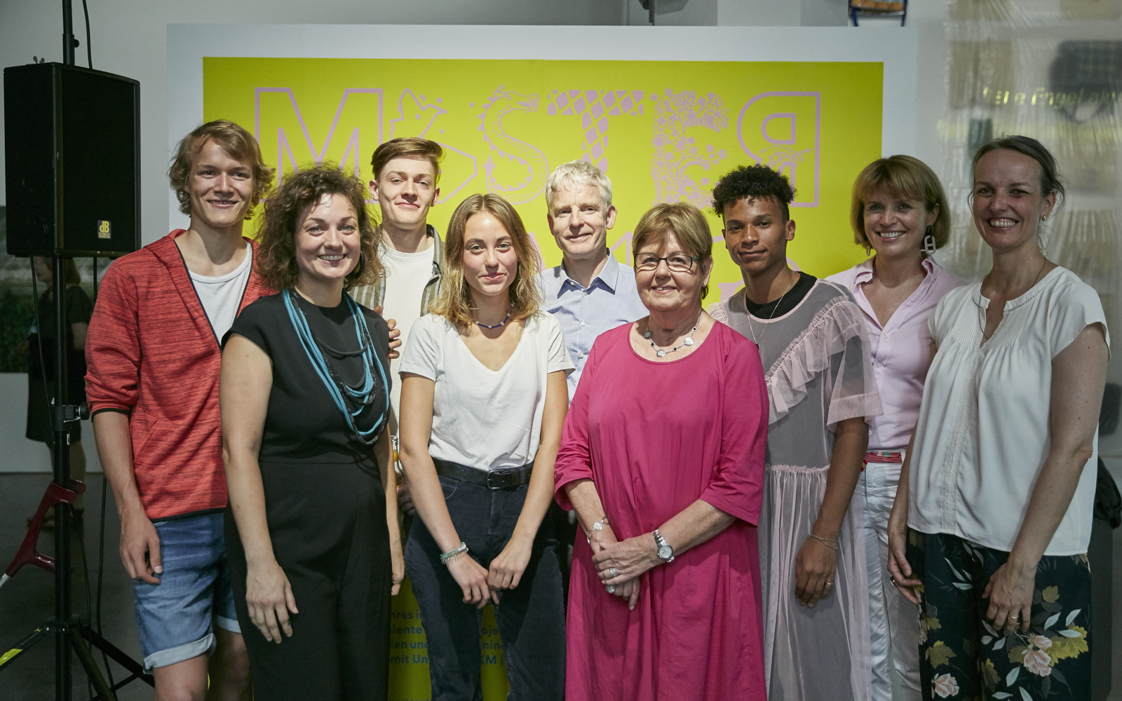 StipendiatInnen und Mitwirkende der Masterclass 
