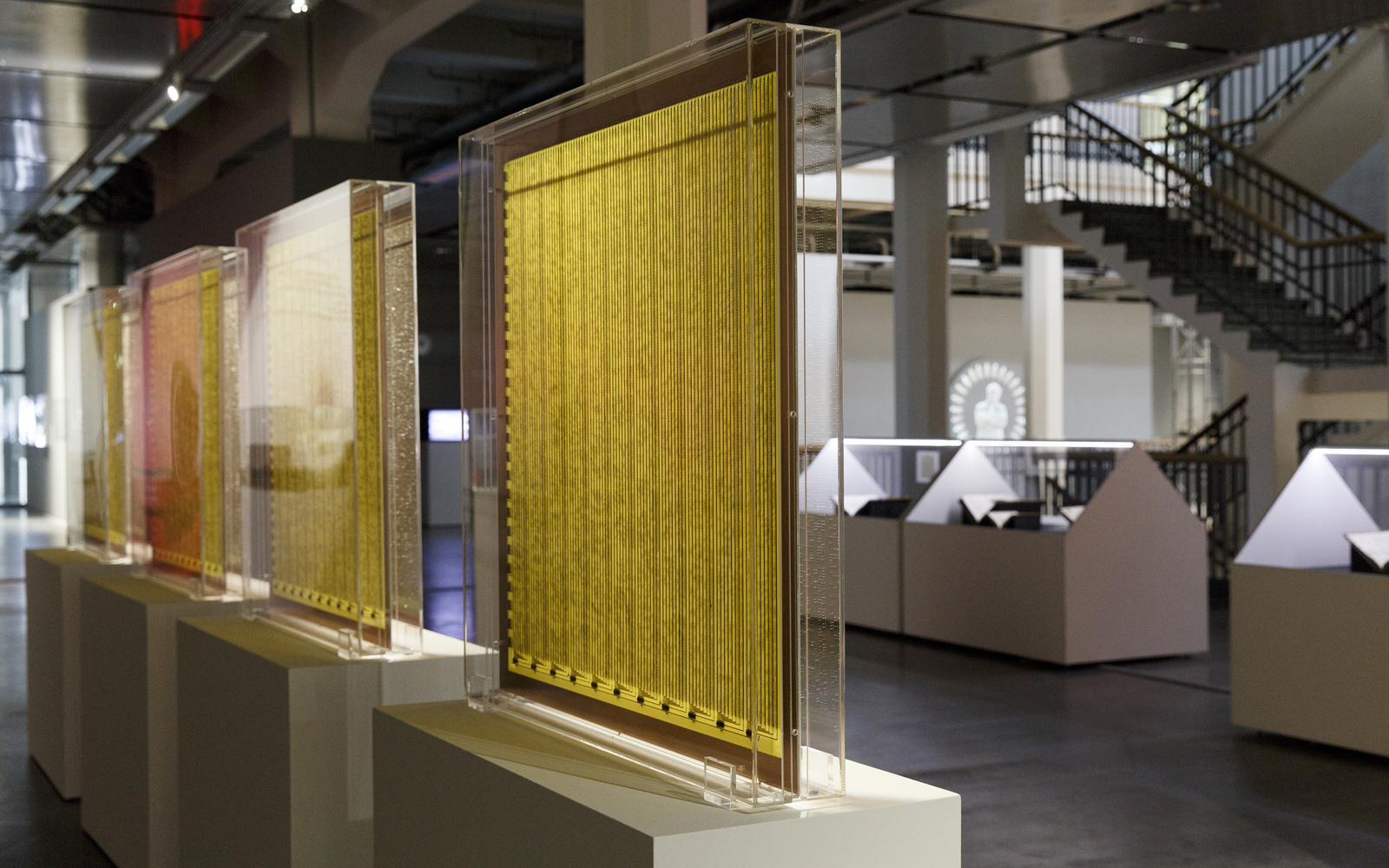 Blick in die Ausstellung »DIA-LOGOS. Ramon Llull und die Kunst des Kombinierens« 