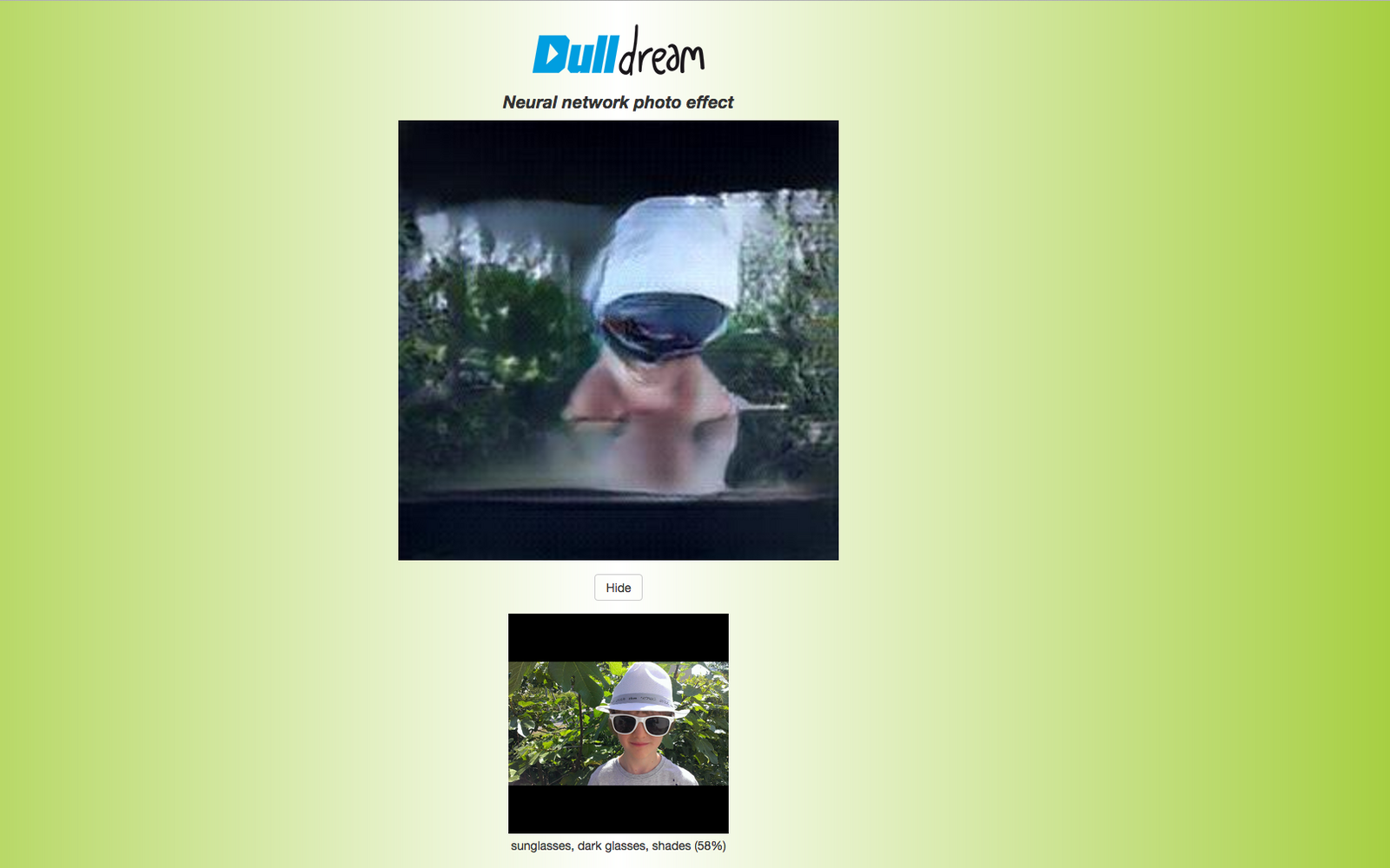 Das Bild zeigt zwei Monitoransichten 