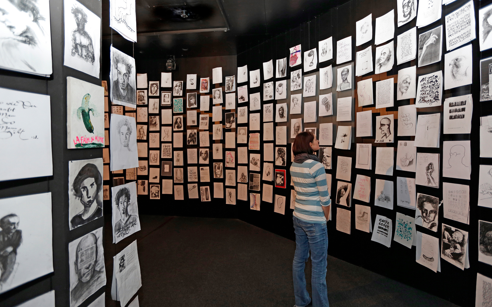 Exhibition view Everything for Art