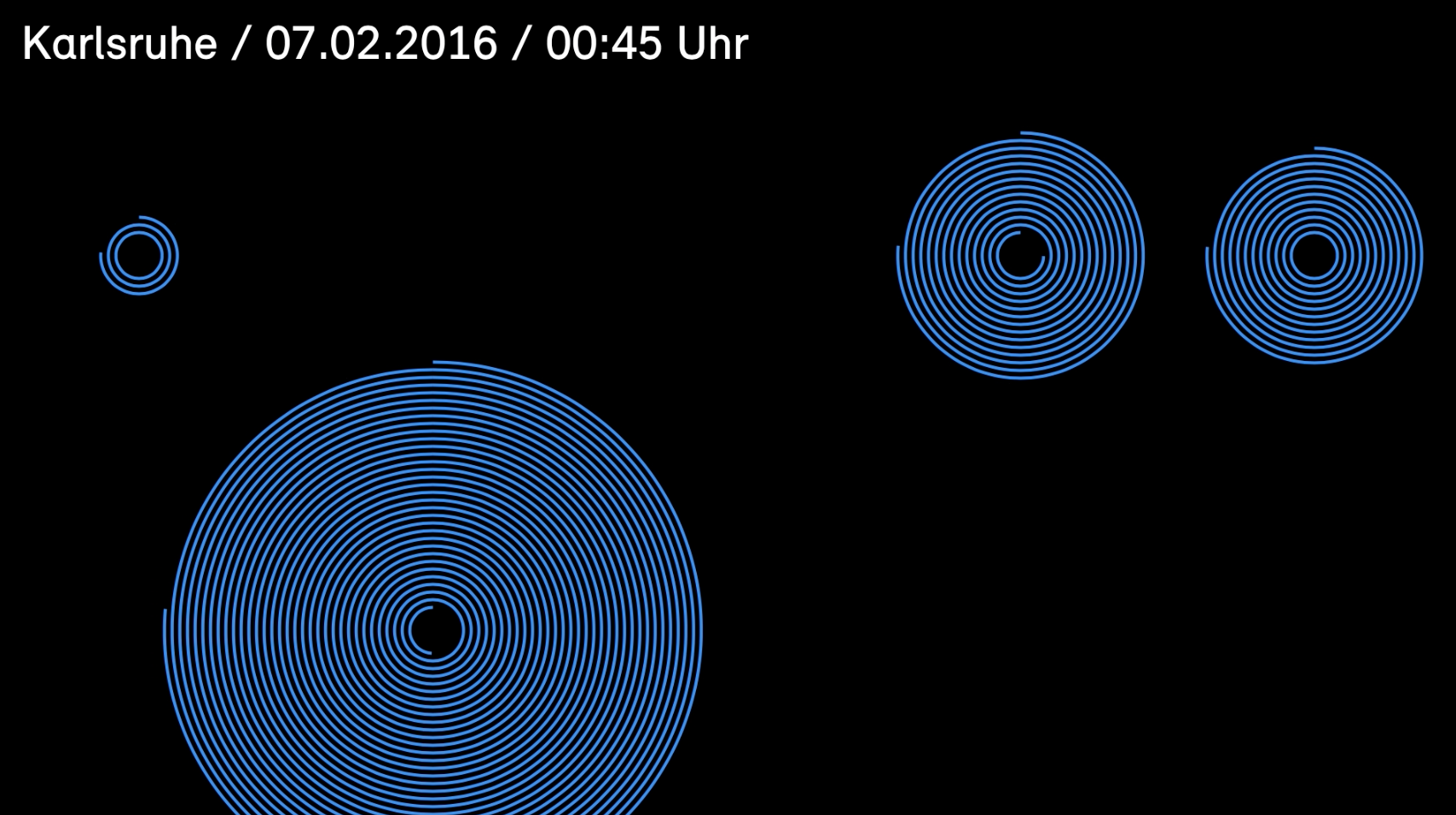 Blaue Kreise auf schwarzem Hintergrund
