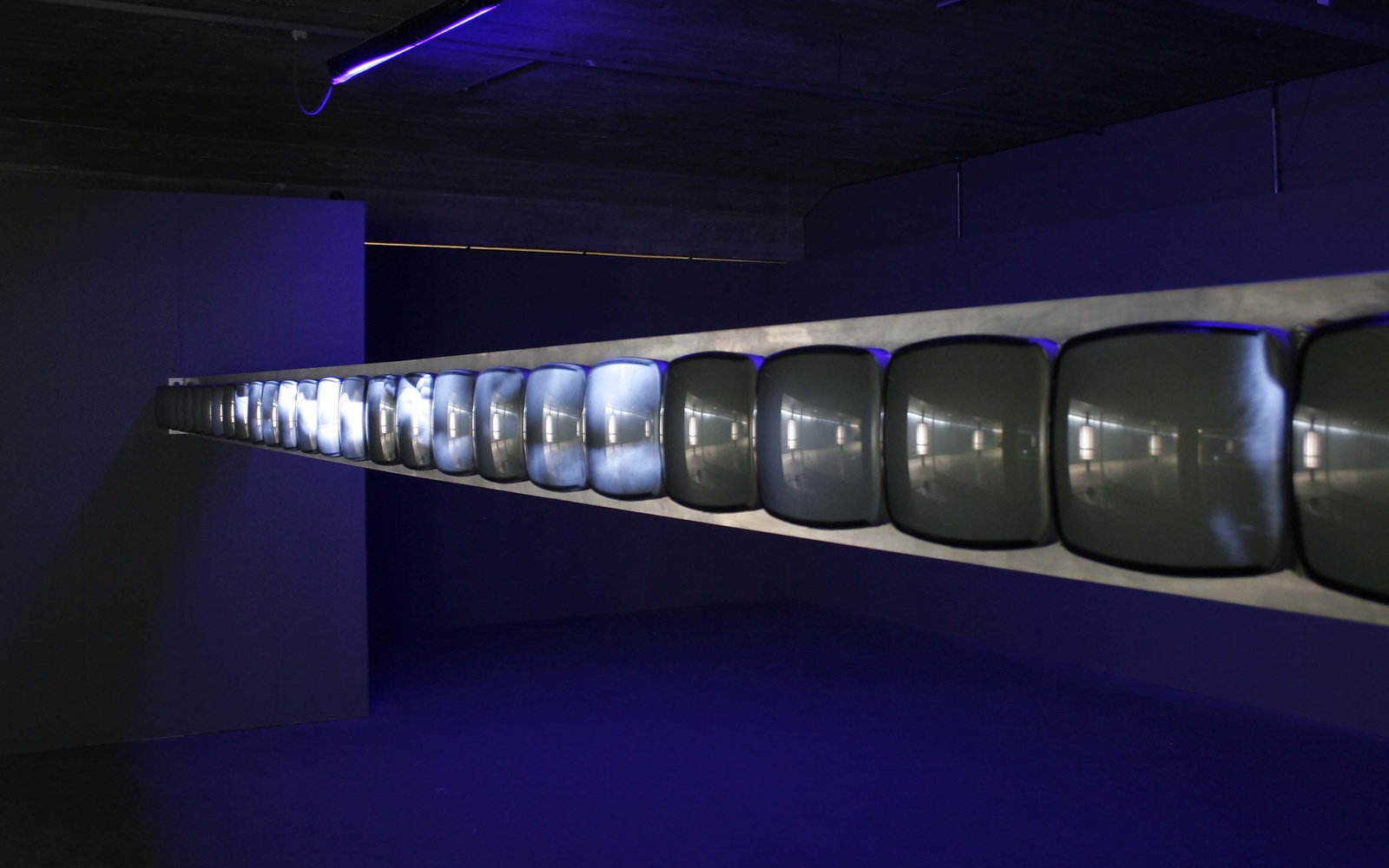 Installation view "Gary Hill: Supension of Disbelief"