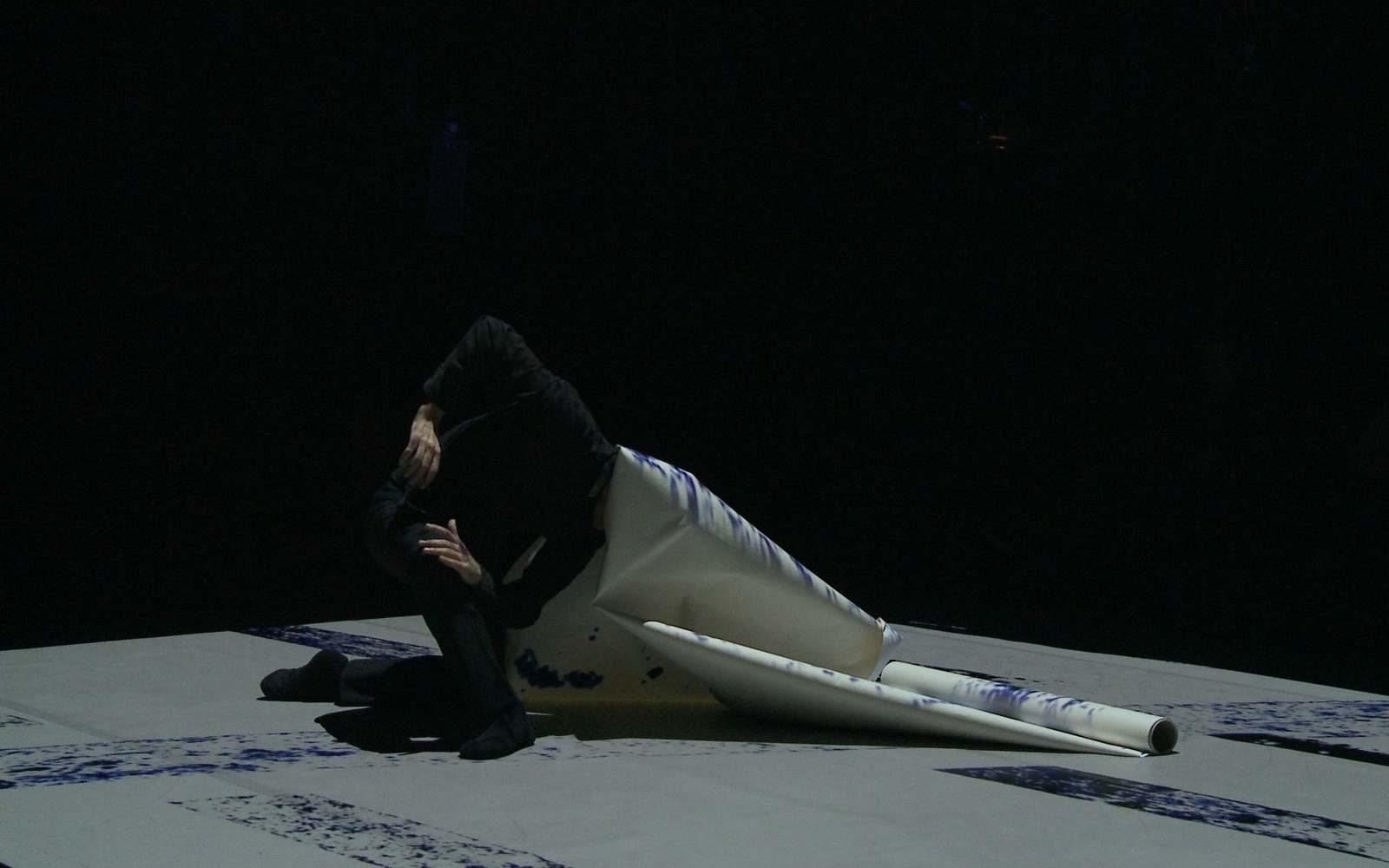 Filmstill from the performance »Room notations«