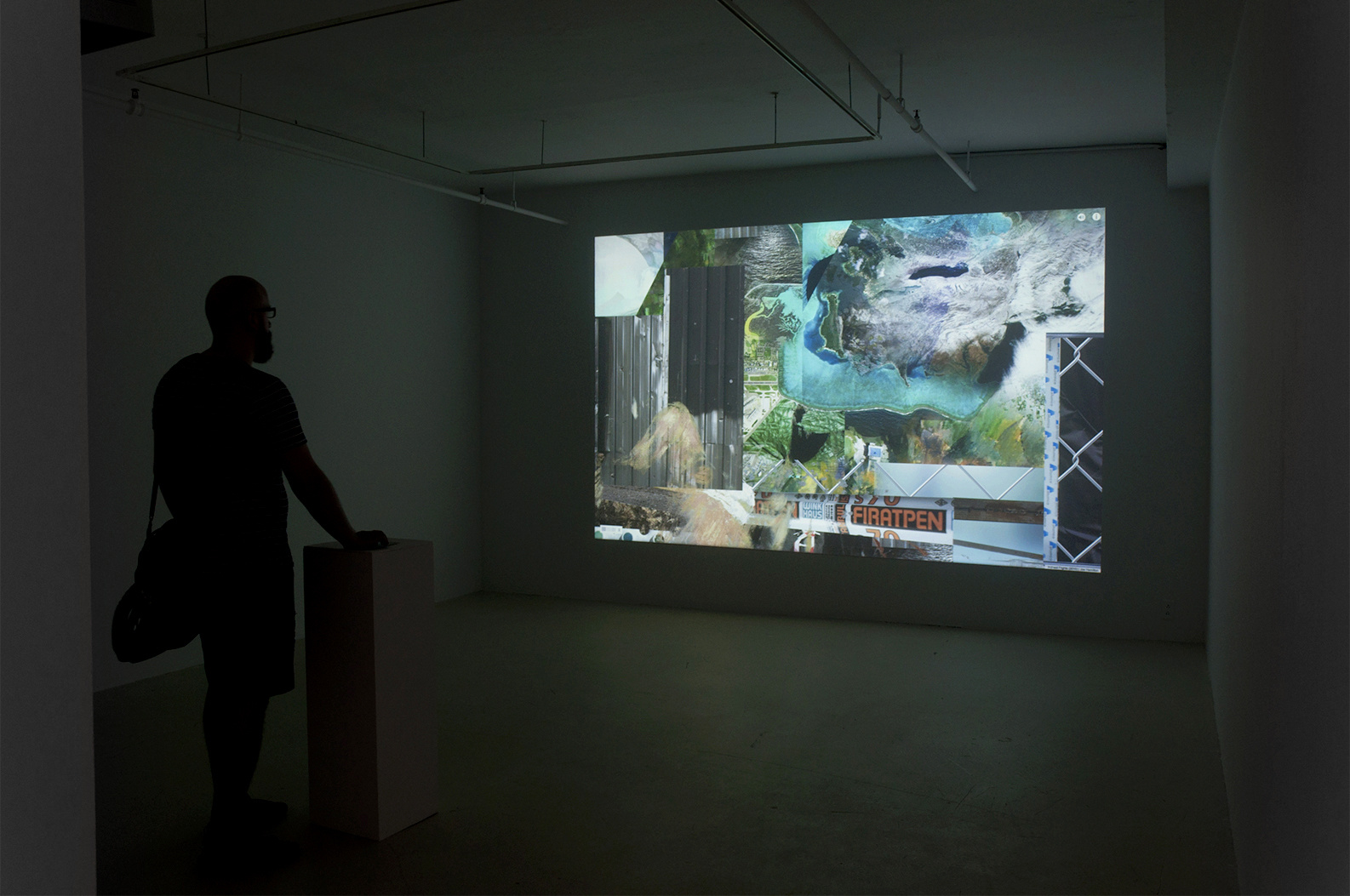 Ausstellungsansicht der Arbeit »Indirect Flights«