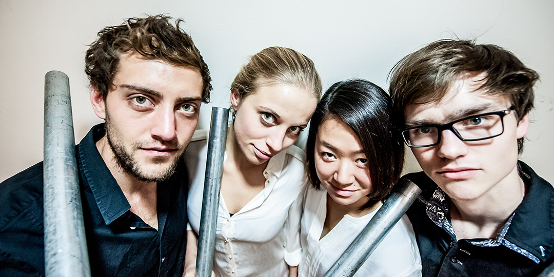 Vierköpfiges Ensemble des Daidalos Percussion Quartet. 