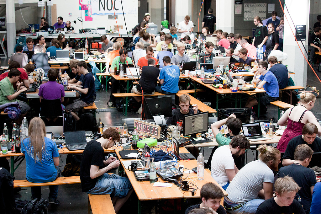 Hacker:innen bei der Gulaschprogrammiernacht