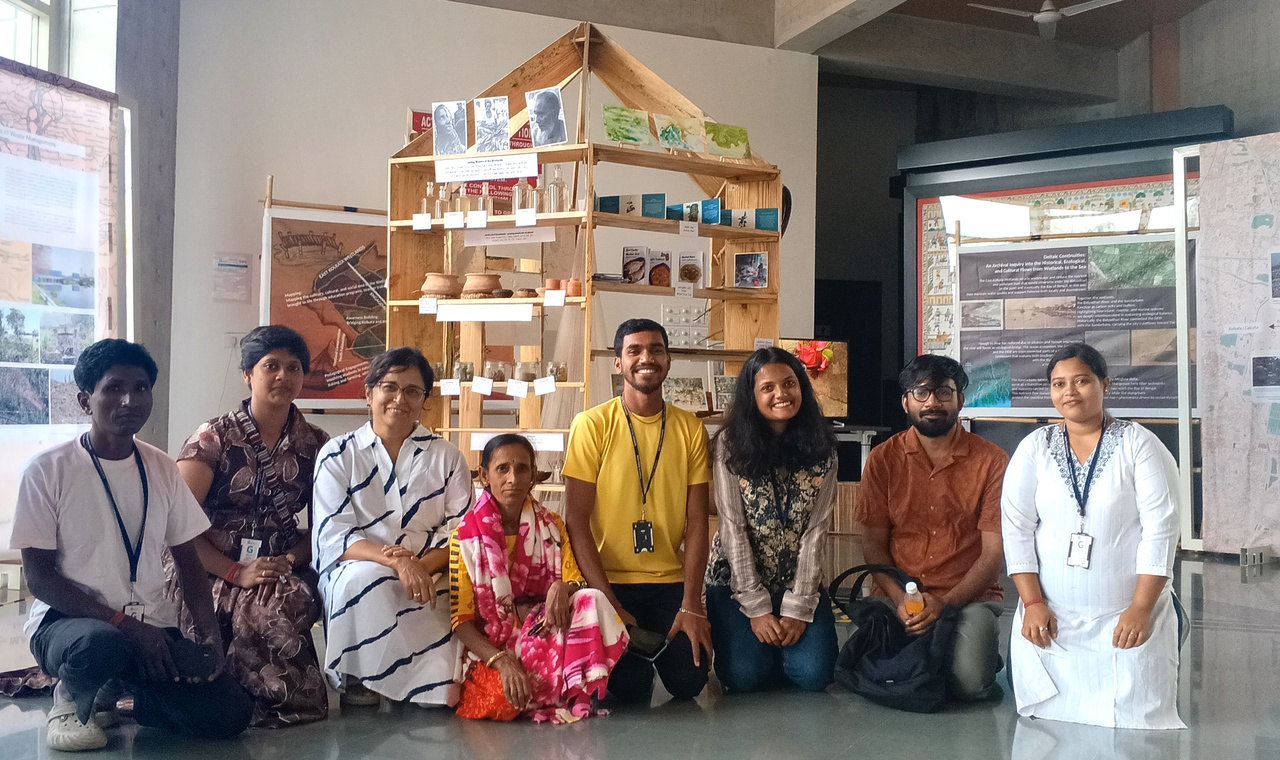 A group picture of the collective Disappearing Dialogues.