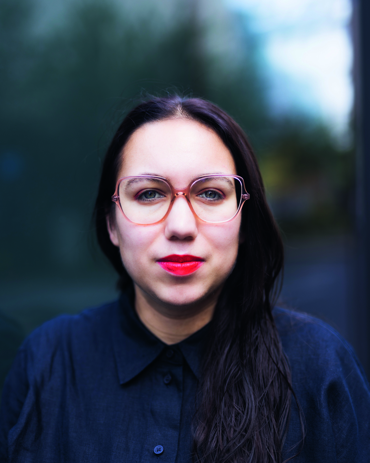 Portrait of Ronya Othmann.