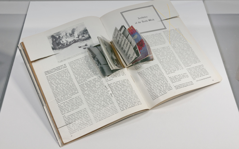 Objekt aus der Ausstellung Better Books