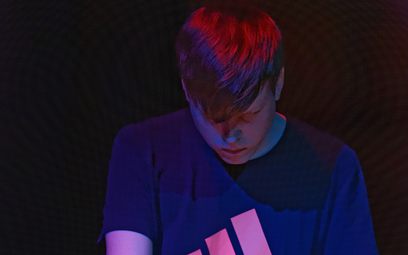 The photo shows the sound artist and musician Helm during his performance at festival »sonic experiments« in July 2015.