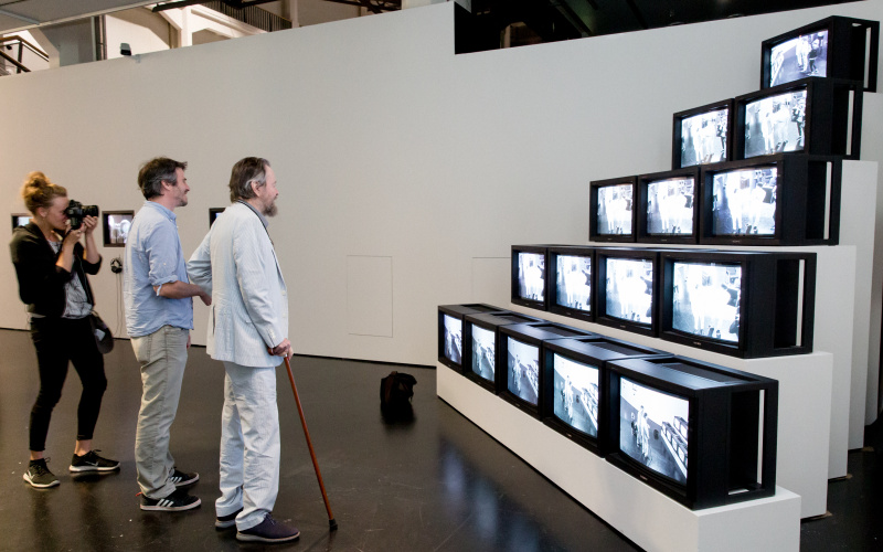 Blick in die Ausstellung »Radical Software«