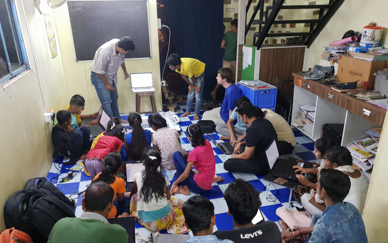Participants of the »Digital Embroidery« Workshop at the Dr. Bhau Daji Lad Museum in Mumbai
